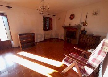 Soggiorno - Casa indipendente via della torre
 
53, Villa Basilica - foto 8