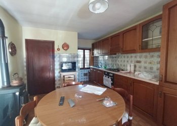 Sala da pranzo - Casa indipendente via della torre
 
53, Villa Basilica - foto 15
