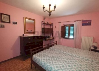 Camera / camera da letto - Casa indipendente via della torre
 
53, Villa Basilica - foto 17