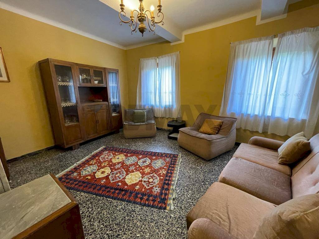 Soggiorno - Casa indipendente Borgo a Mozzano - foto 2