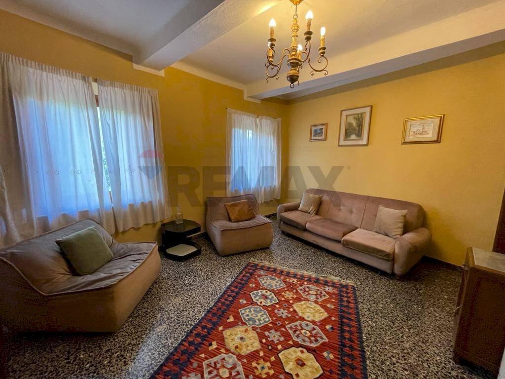 Soggiorno - Casa indipendente Borgo a Mozzano - foto 3