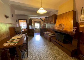 Sala da pranzo - Casa indipendente Borgo a Mozzano - foto 12