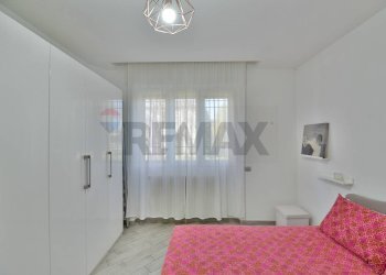 Camera / camera da letto - Trilocale Via Vincenzo Bellini
 
24, Barlassina - foto 17