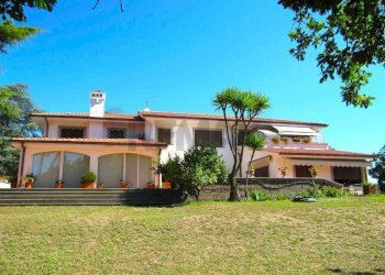 Casa all\'aperto - Villa Via Arturo Pompeato Luchini, Fiumicino - foto 1