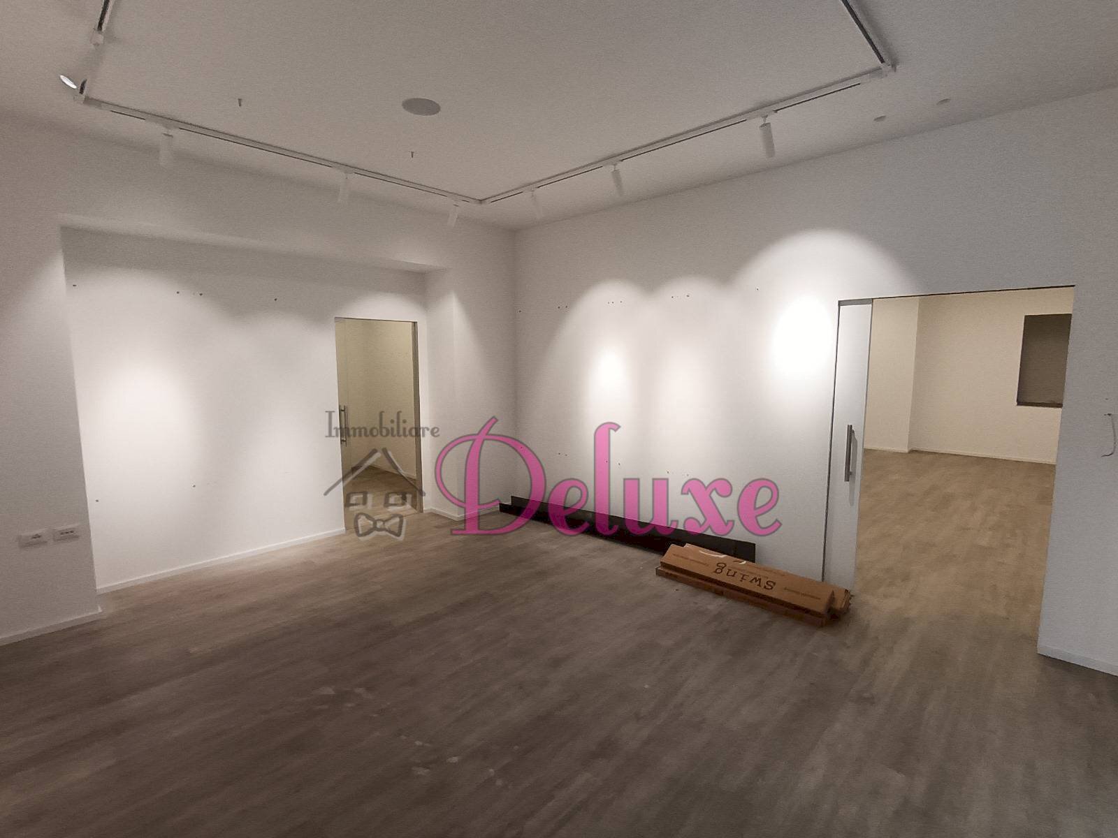 Foto 2 - Locale Commerciale via Roma, Macerata - foto 2