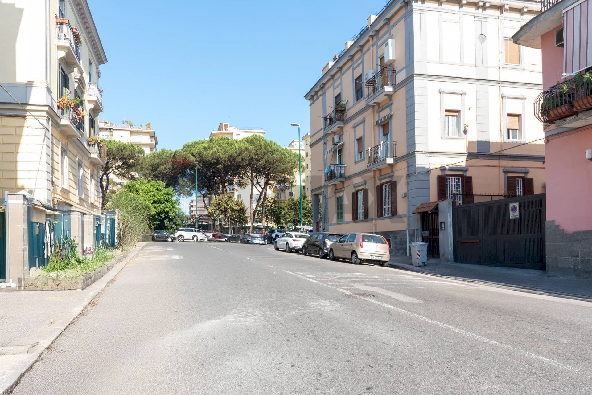 Edificio all\'aperto - Trilocale Via Eurialo
 
17A, Napoli - foto 3