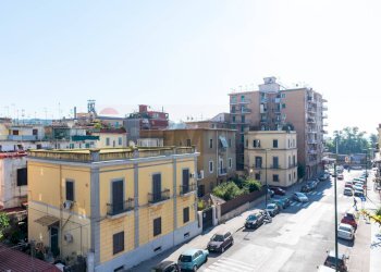 Edificio all\'aperto - Trilocale Via Eurialo
 
17A, Napoli - foto 4