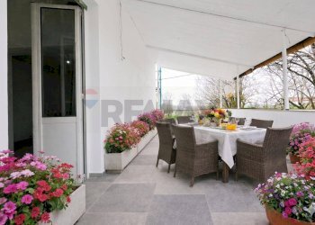 Terrazza - Quadrilocale Strada Traversante Ravadese
 
30, Parma - foto 1