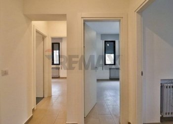 Hall / corridoio - Quadrilocale Strada Traversante Ravadese
 
30, Parma - foto 9