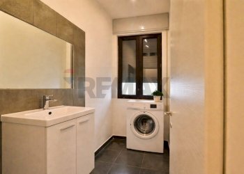 Bagno - Quadrilocale Strada Traversante Ravadese
 
30, Parma - foto 10