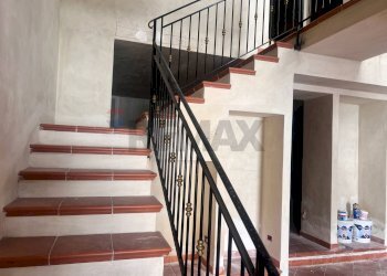 Scale - Casa indipendente via San Michele
 
18, Altavilla Milicia - foto 10