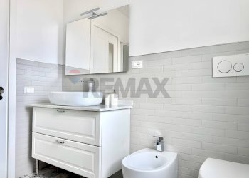 Bagno - Trilocale via Deledda
 
6, Reggio nell'Emilia - foto 11