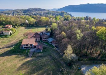 Vista delle montagne - Villa Via Roncaccio
 
4, Laveno-Mombello - foto 2