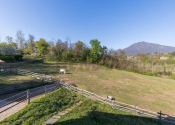 Vista delle montagne - Villa Via Roncaccio
 
4, Laveno-Mombello - foto 26