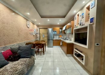 Sala da pranzo - Two-room apartment via achille grandi
65, Pieve Emanuele - photo 1