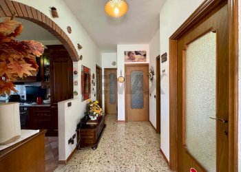 Hall / corridoio - Trilocale via privata gorizia
 
11, Lacchiarella - foto 5