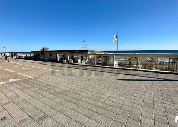 Edificio all\'aperto - Commercial Premises via XX settembre
 
153, Ospedaletti - photo 11