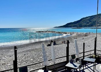Vista dell\'acqua - Commercial Premises via XX settembre
 
153, Ospedaletti - photo 24