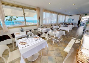 Sala da pranzo - Commercial Premises via XX settembre
 
153, Ospedaletti - photo 39