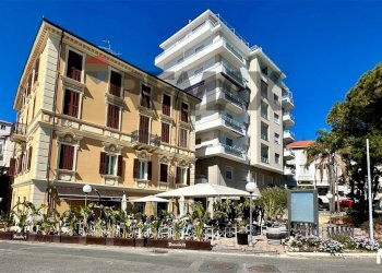 Edificio all\'aperto - Cafeteria - Cold Bar piazza IV Novembre
 
1, Ospedaletti - photo 2