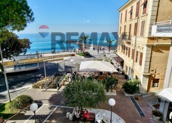 Vista dell\'acqua - Cafeteria - Cold Bar piazza IV Novembre
 
1, Ospedaletti - photo 8