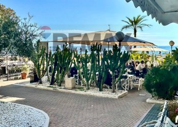 Edificio all\'aperto - Cafeteria - Cold Bar piazza IV Novembre
 
1, Ospedaletti - photo 13