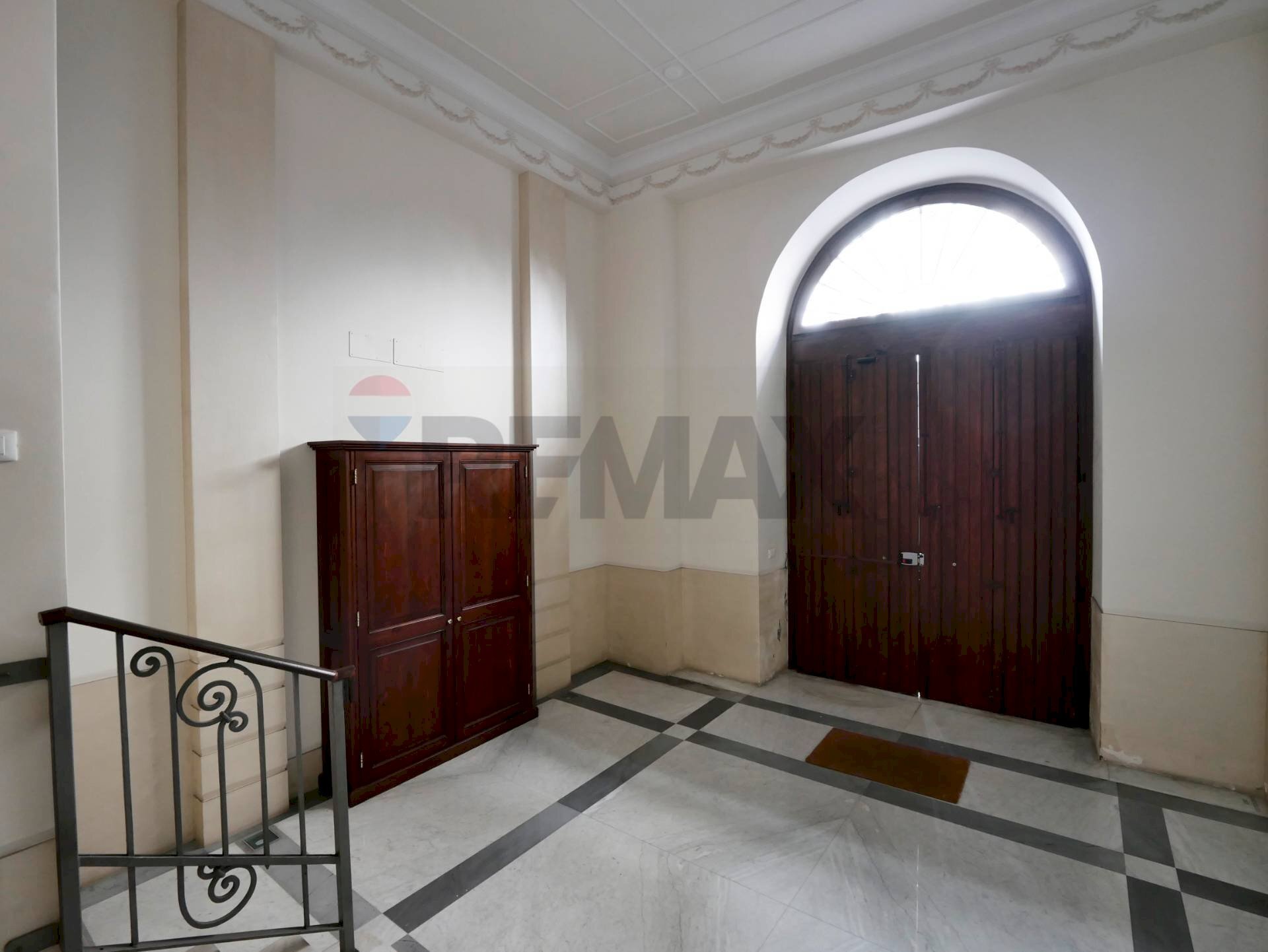 Ricezione / Lobby - Trilocale Via Scipione Crisanzio
 
98, Bari - foto 3