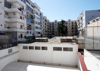 Edificio all\'aperto - Trilocale Via Scipione Crisanzio
 
98, Bari - foto 21