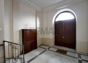 Ricezione / Lobby - Trilocale Via Scipione Crisanzio
 
98, Bari - foto 3