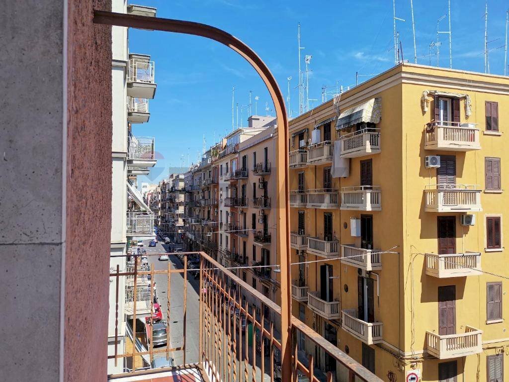 Edificio all\'aperto - Trilocale Via Dante Alighieri
 
467, Bari - foto 1