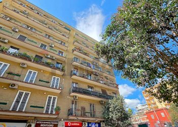 Edificio all\'aperto - Apartment Napoli - photo 1