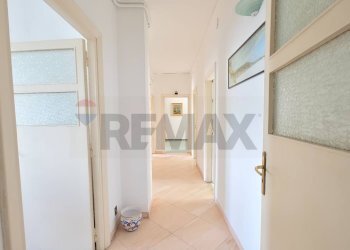 Hall / corridoio - Apartment Napoli - photo 22