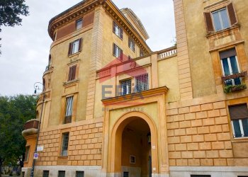 INGRESSO PRINCIPALE - Appartamento Piazza Melozzo Da Forli', Roma - foto 2