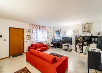 Foto 2 - Villa a Schiera Via Giacomo Leopardi
 
12A-18, Aci Catena - foto 2