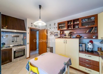 Foto 5 - Villa a Schiera Via Giacomo Leopardi
 
12A-18, Aci Catena - foto 5