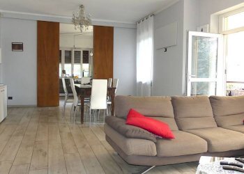 Salone - Appartamento via Andrea Corsini, Pino Torinese - foto 4