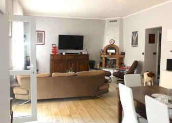 Salone - Appartamento via Andrea Corsini, Pino Torinese - foto 5