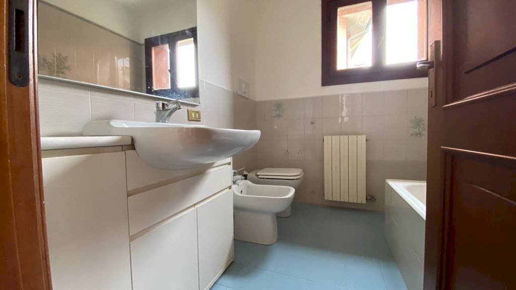 Bagno - Villa via Alessandro Manzoni, Besnate - photo 3