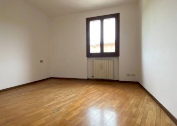 Camera da letto - Villa via Alessandro Manzoni, Besnate - photo 9