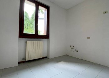 Salone - Villa via Alessandro Manzoni, Besnate - photo 13