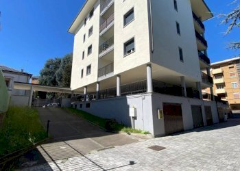 Cortile interno - Three-room apartment via Enrico dell'Acqua, Busto Arsizio - photo 6