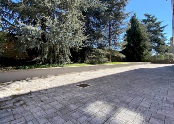 Posto macchina - Three-room apartment via Luigi Morelli, Castellanza - photo 4