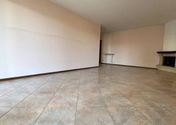 Cucina - Three-room apartment via Luigi Morelli, Castellanza - photo 23