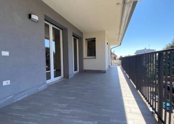 Terrazzo - Three-room apartment via Luigi Morelli, Castellanza - photo 32