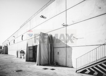 Edificio all\'aperto - Capannone Via Lucio Cosentino
 
1, Albaredo d'Adige - foto 3