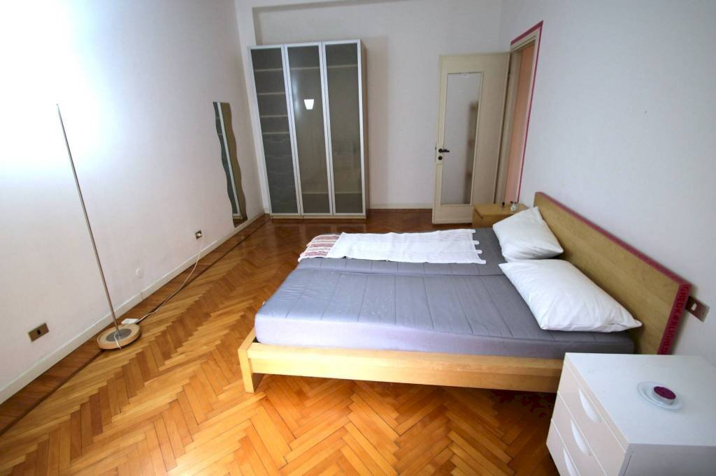 Camera da letto - Three-room apartment via Angelo Maj, 16, Milano - photo 3