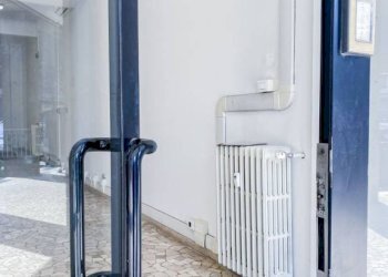 Ingresso - Negozio piazza Manfredi Azzarita, Bologna (zona Centro Storico) - foto 4