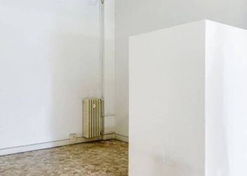 Interno non residenziale - Negozio piazza Manfredi Azzarita, Bologna (zona Centro Storico) - foto 14