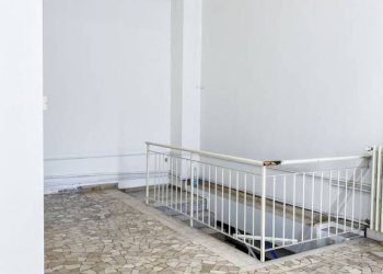 Interno non residenziale - Negozio piazza Manfredi Azzarita, Bologna (zona Centro Storico) - foto 16