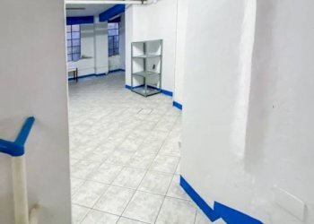 Magazzino - Negozio piazza Manfredi Azzarita, Bologna (zona Centro Storico) - foto 29